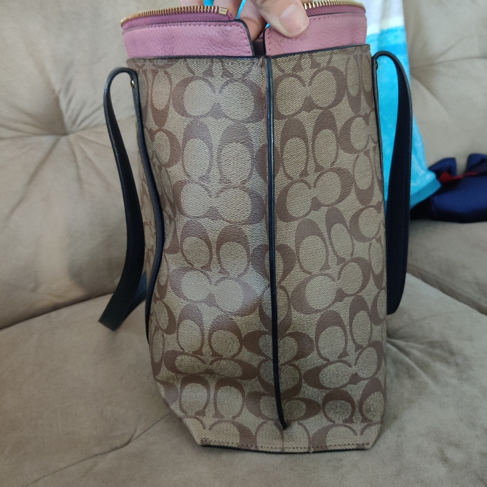 Authentic Coach Tote Euc - image 4